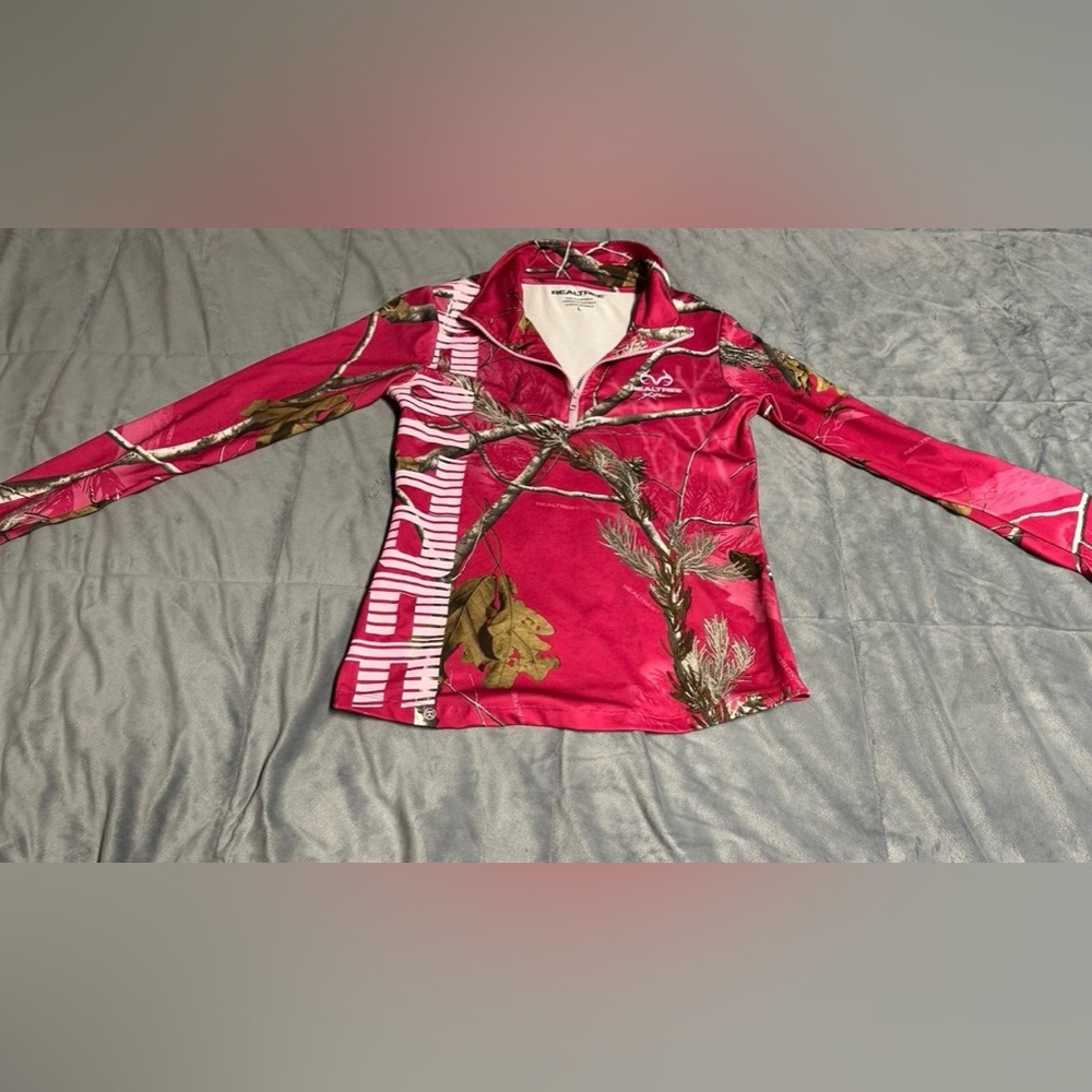 Like new Real Tree pullover jacket size large